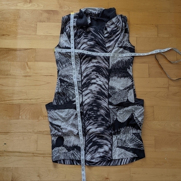 Bcbg MaxAzrua 100% silk feathers print grey black dress Medium @v - Picture 6 of 7